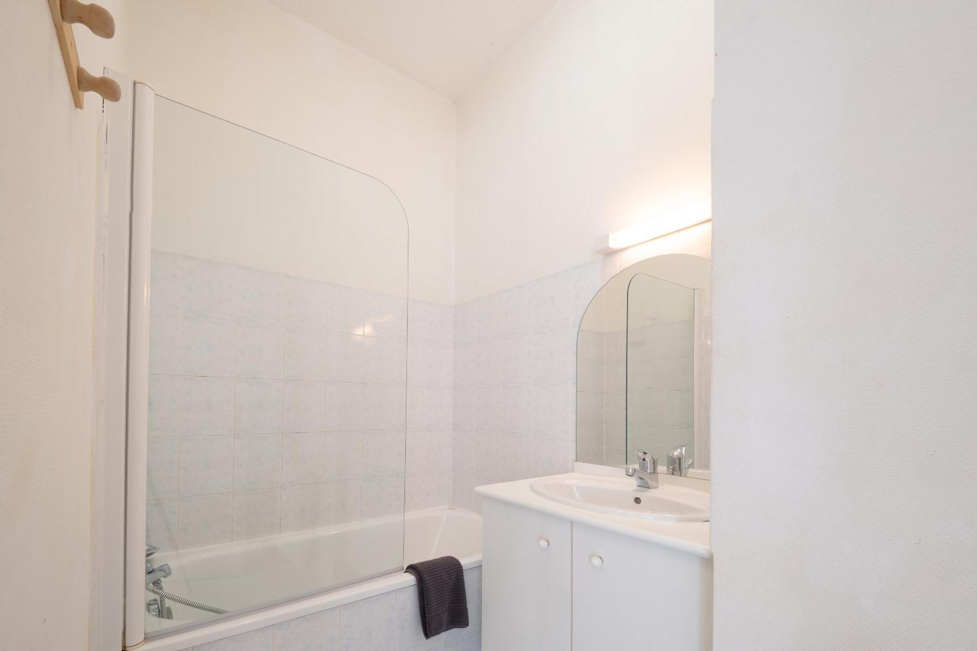 nid douillet 4places 2lits cœur de ville logement HoteZen wifi Segré Buitenkant foto